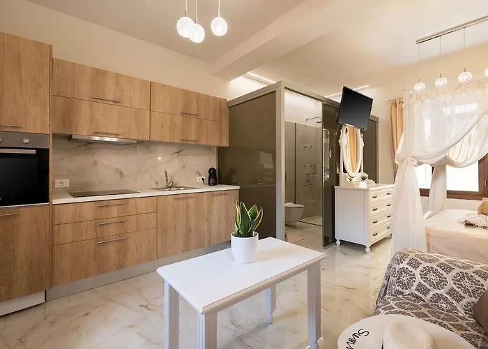 Chrisselen Palazzo Colombo Ханья